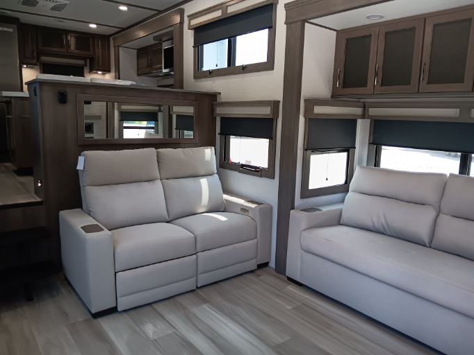 2025 GRAND DESIGN Solitude 390RK full