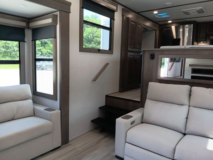 2025 GRAND DESIGN Solitude 390RK full