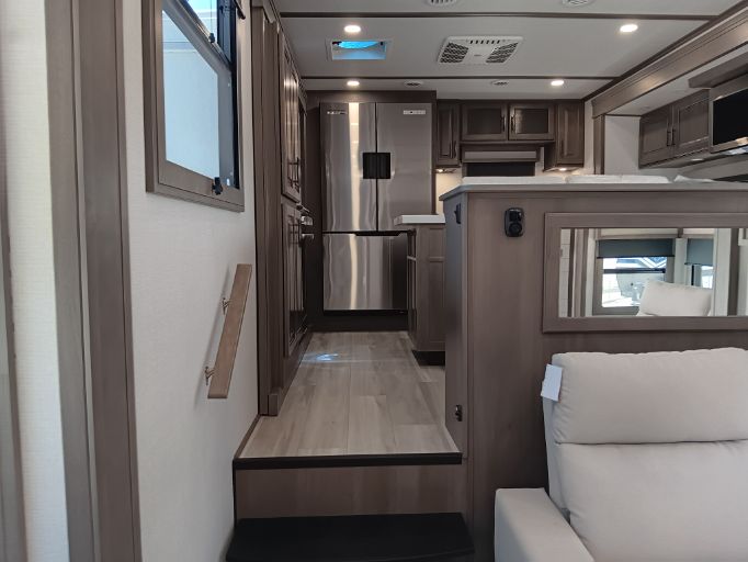 2025 GRAND DESIGN Solitude 390RK full