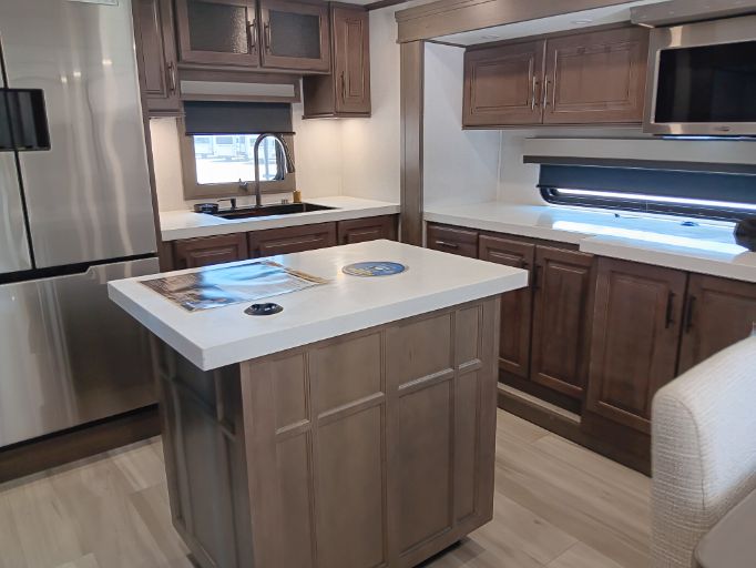 2024 GRAND DESIGN Solitude 390RK full