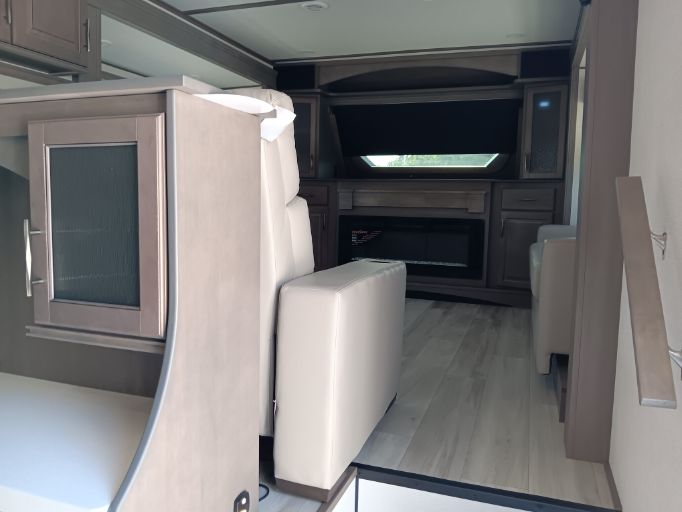 2025 GRAND DESIGN Solitude 380FL full