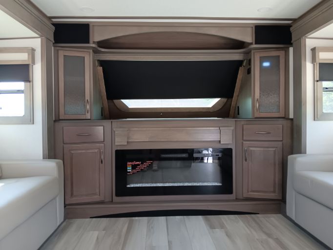 2025 GRAND DESIGN Solitude 380FL full