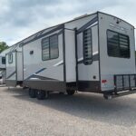 2022 FOREST RIVER ARCTIC WOLF 3660 SUITE full