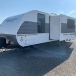 2025 Wildwood X-Lite 240BHXLX full