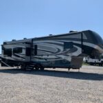 2018 Luxe Fifth Wheel 38GLS full