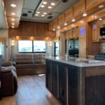 2018 Luxe Fifth Wheel 38GLS full