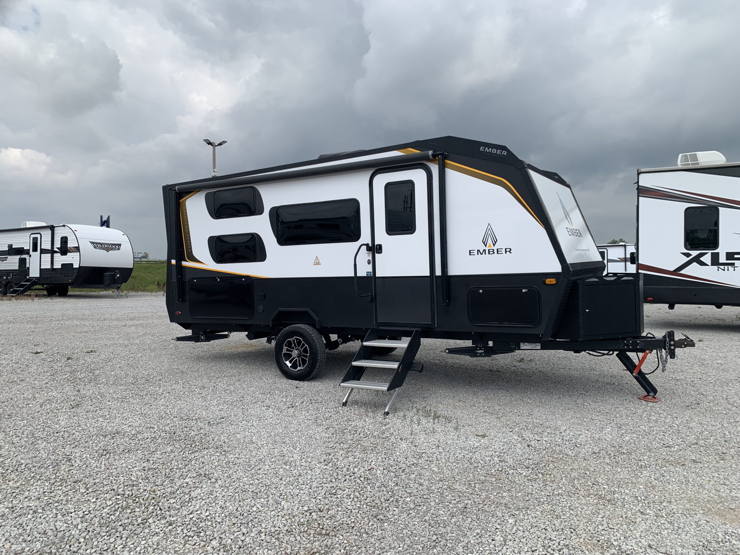 2022 EMBER OVERLAND 190MDB