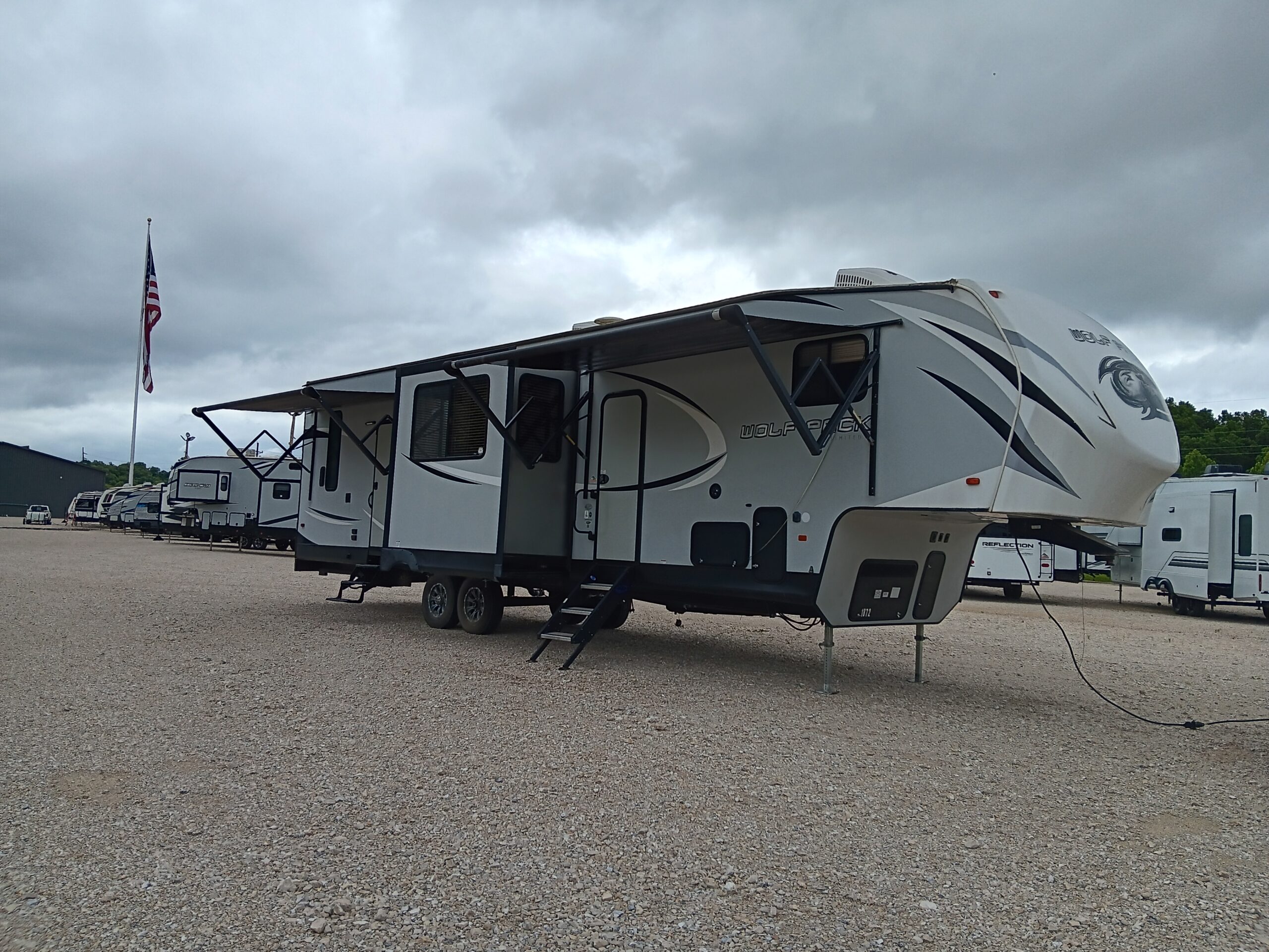 2019 CHEROKEE 325PACK13