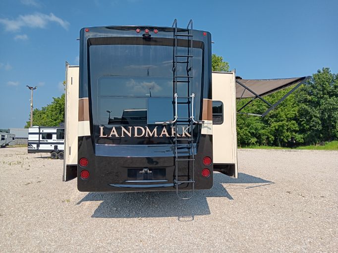 2019 Heartland Landmark 365 LM Newport full