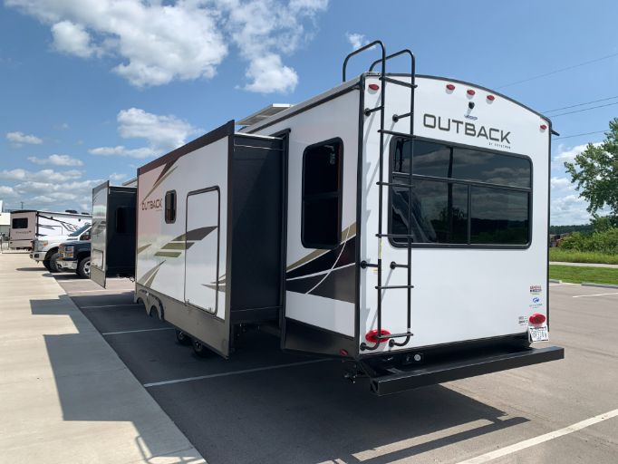 2023 Keystone Outback 328RL full