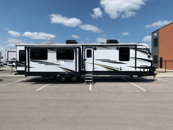 2023 Keystone Outback 328RL full