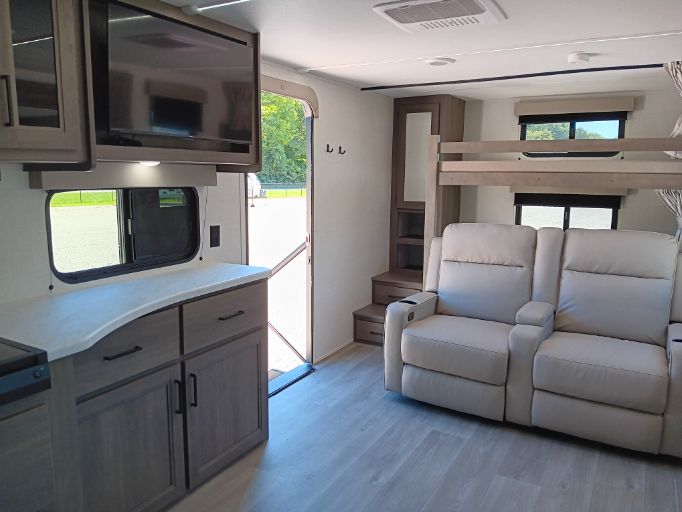 2025 Grand Design Transcend 265BHT full