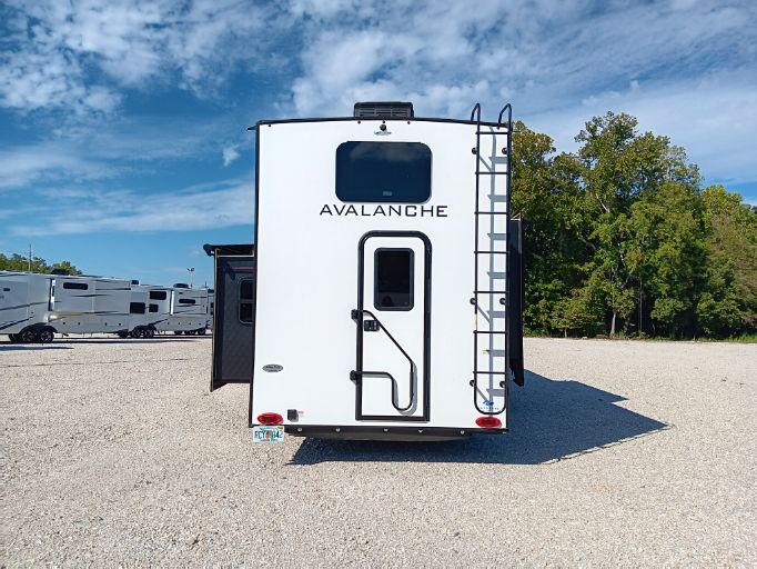 2023 Keystone Avalanche 390DS full