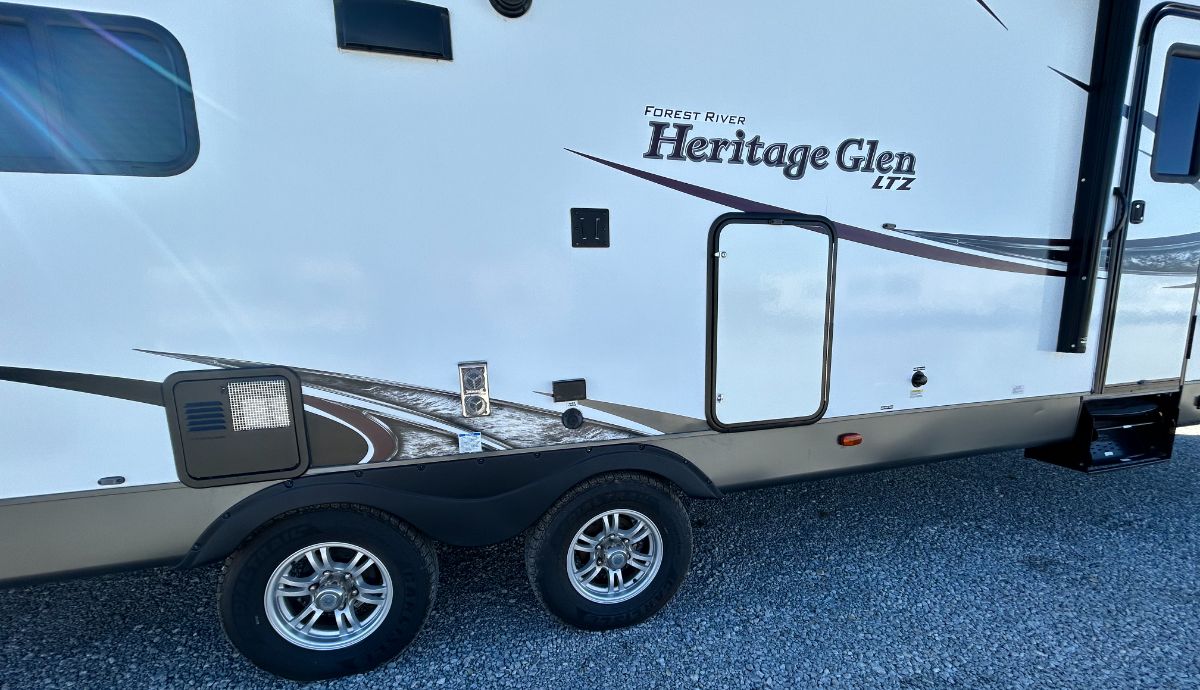 2018 Forest River Heritage Glen 269RL full