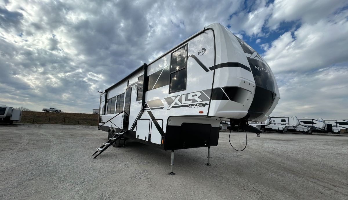 2025 Forest River XLR Nitro 31W16 full