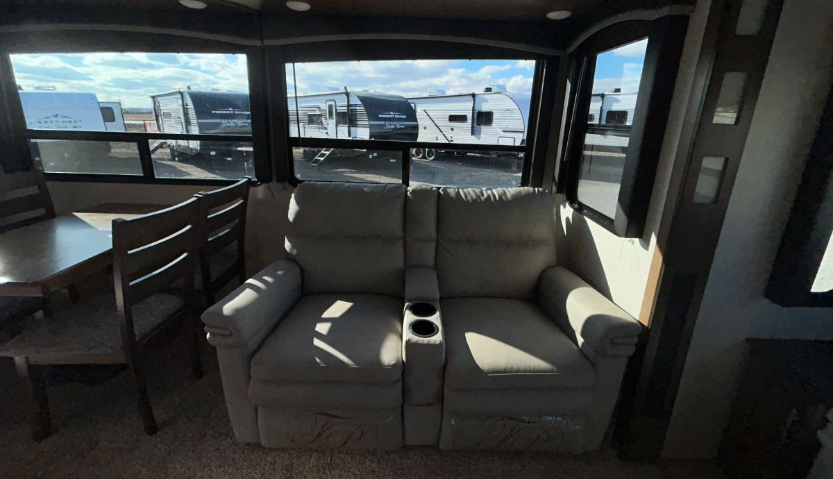 2019 Keystone Cougar 315RL full