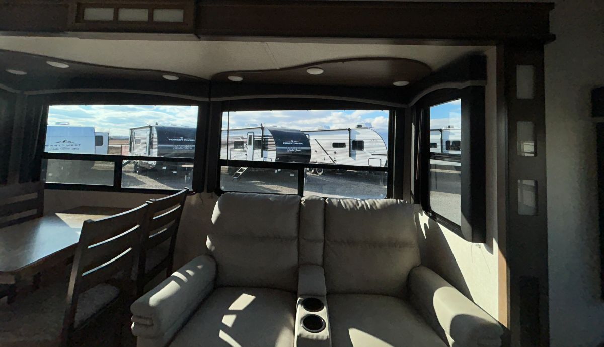 2019 Keystone Cougar 315RL full