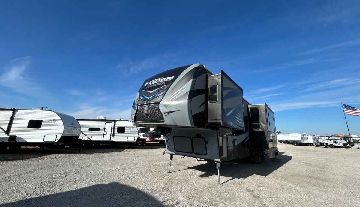 2015 Keystone Fuzion 403 full